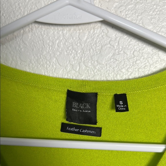 Saks Fifth Ave Feather Cashmere V-neck Sweater Small - Picture 3 of 7